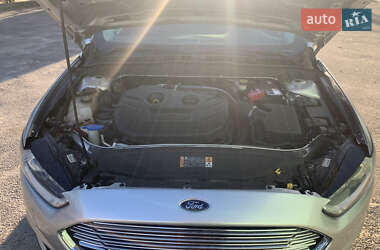 Седан Ford Fusion 2014 в 
