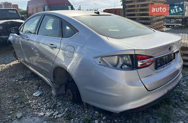Седан Ford Fusion 2017 в 