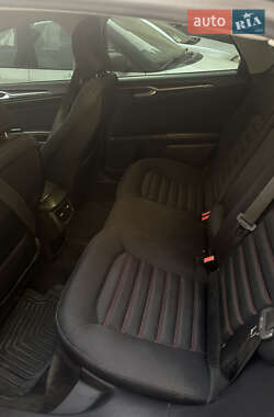 Седан Ford Fusion 2014 в 