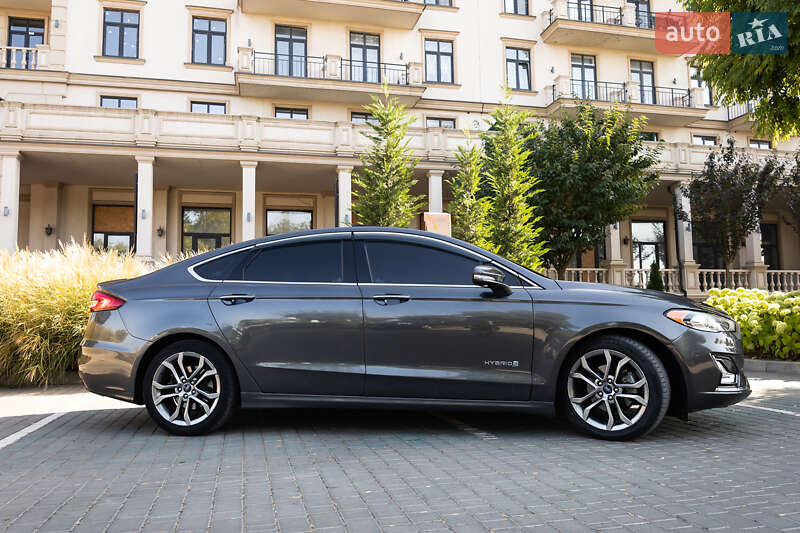 Седан Ford Fusion 2019 в Одессе