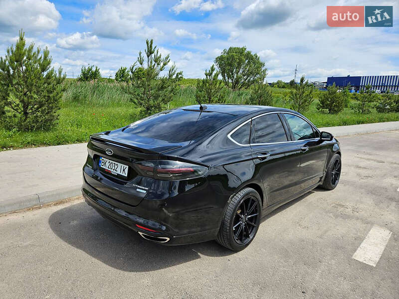 Седан Ford Fusion 2016 в Ровно