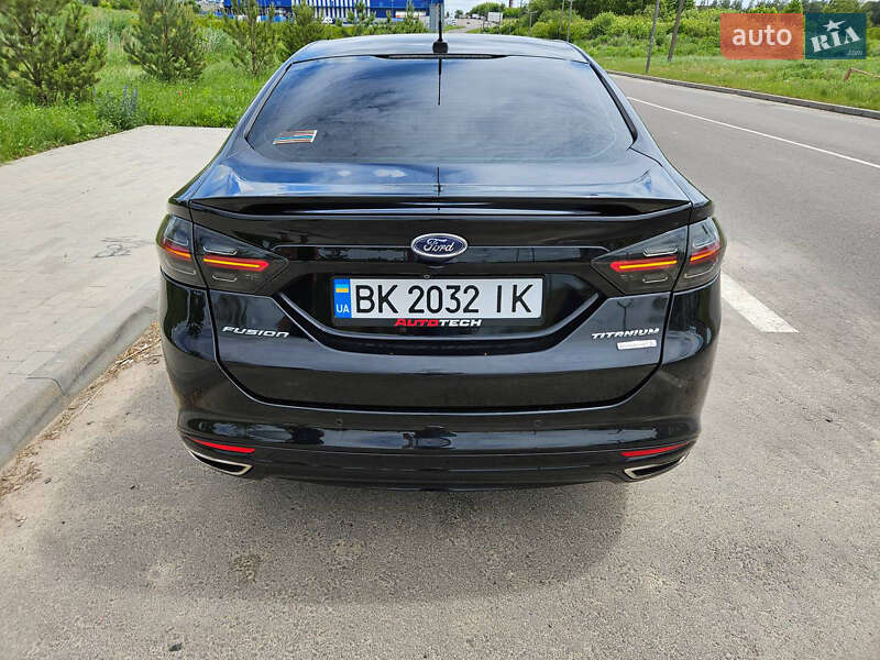 Седан Ford Fusion 2016 в Ровно