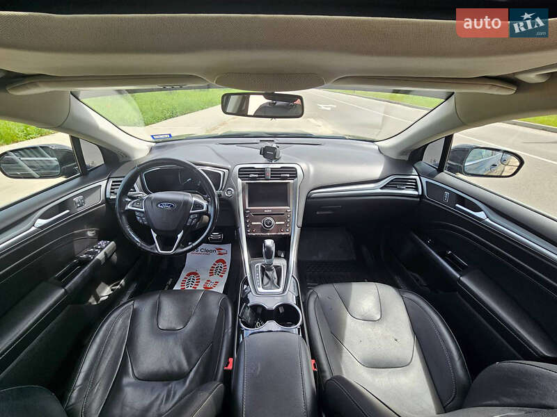 Седан Ford Fusion 2016 в Ровно
