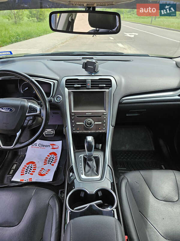 Седан Ford Fusion 2016 в Ровно