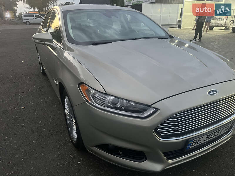 Седан Ford Fusion 2014 в Первомайську