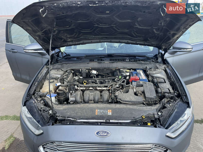 Седан Ford Fusion 2015 в Одесі