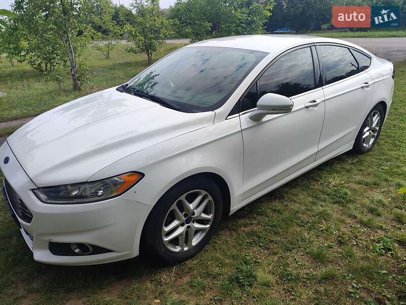Седан Ford Fusion 2014 в Полтаві