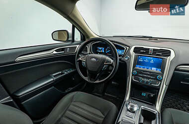Седан Ford Fusion 2019 в 