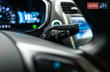 Седан Ford Fusion 2019 в 