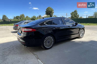 Седан Ford Fusion 2016 в 