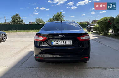 Седан Ford Fusion 2016 в 