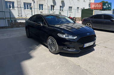 Седан Ford Fusion 2016 в 
