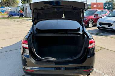 Седан Ford Fusion 2018 в 