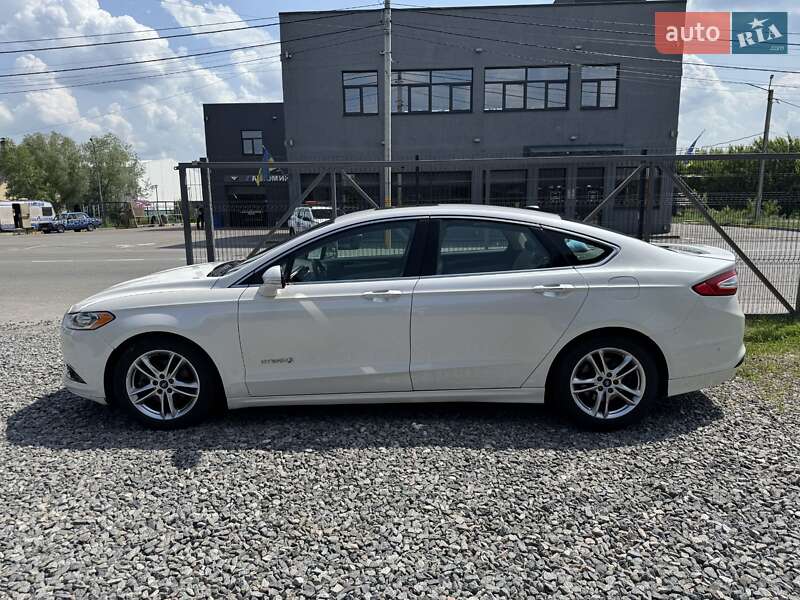 Седан Ford Fusion 2015 в Києві