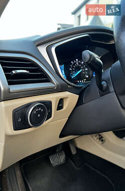 Седан Ford Fusion 2014 в 