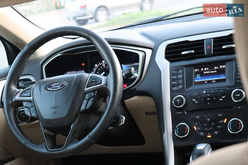 Седан Ford Fusion 2014 в Дрогобичі