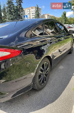 Седан Ford Fusion 2014 в 