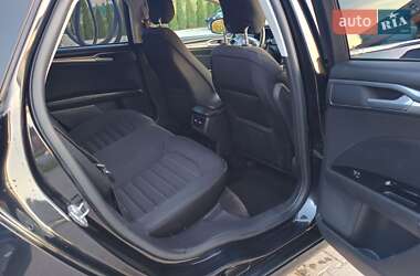Седан Ford Fusion 2014 в 