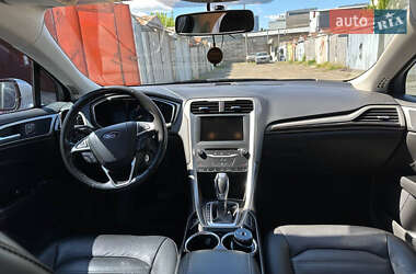 Седан Ford Fusion 2013 в 