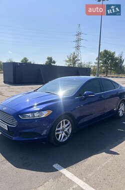 Седан Ford Fusion 2016 в 