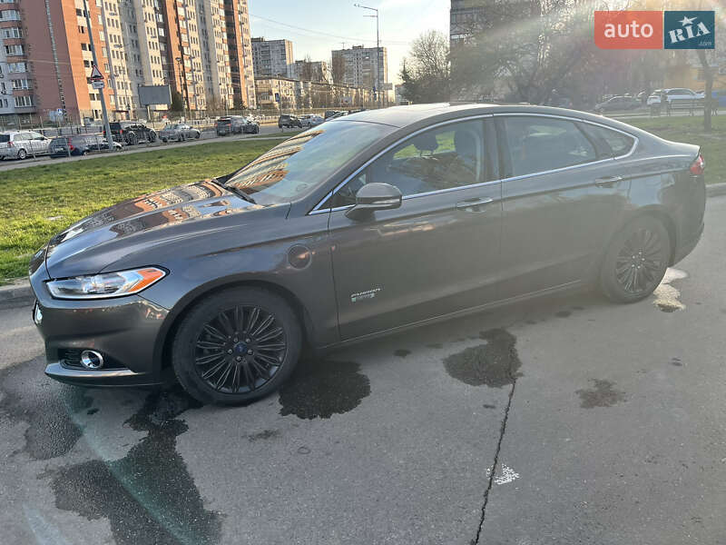 Седан Ford Fusion 2015 в Києві