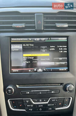 Седан Ford Fusion 2015 в 