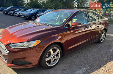 Седан Ford Fusion 2016 в 