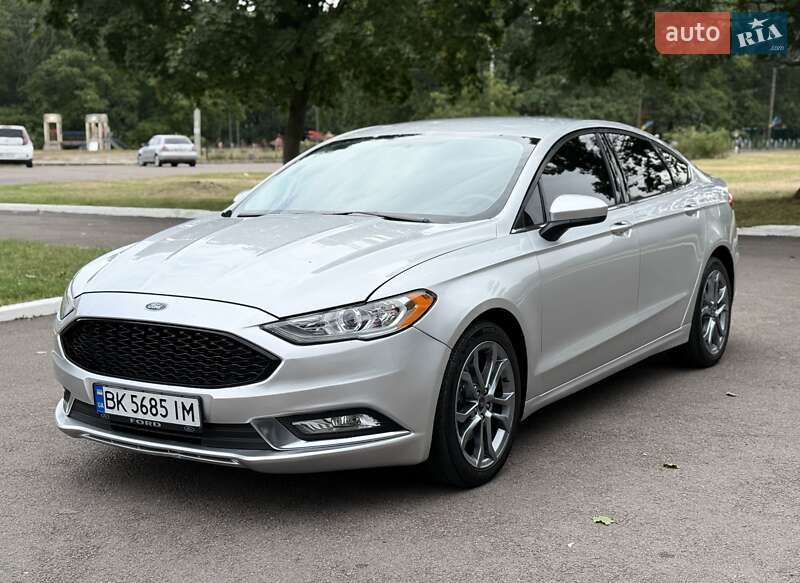 Седан Ford Fusion 2017 в 