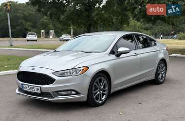 Седан Ford Fusion 2017 в 