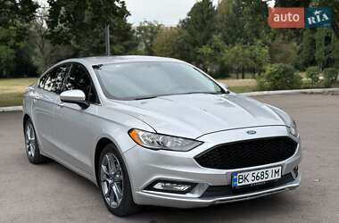 Седан Ford Fusion 2017 в 