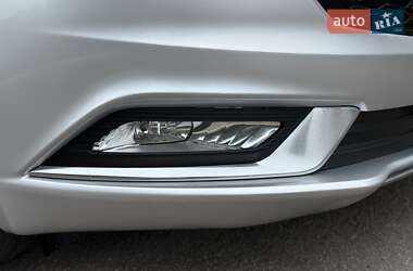 Седан Ford Fusion 2017 в 
