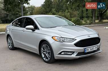 Седан Ford Fusion 2017 в 
