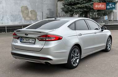 Седан Ford Fusion 2017 в 