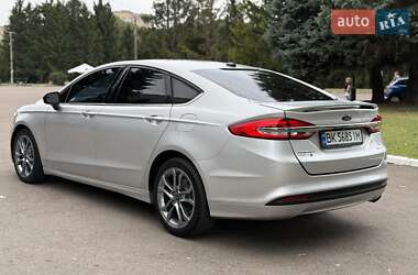 Седан Ford Fusion 2017 в 