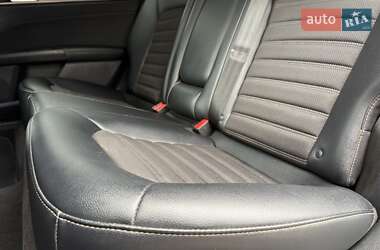 Седан Ford Fusion 2017 в 