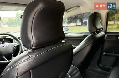 Седан Ford Fusion 2017 в 