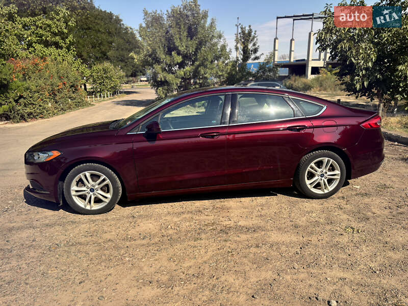 Седан Ford Fusion 2018 в Южном