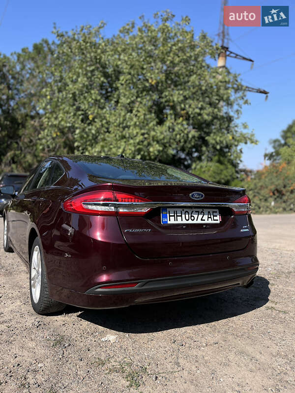 Седан Ford Fusion 2018 в Южном