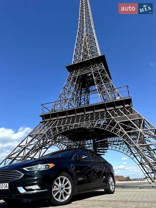 Седан Ford Fusion 2017 в 