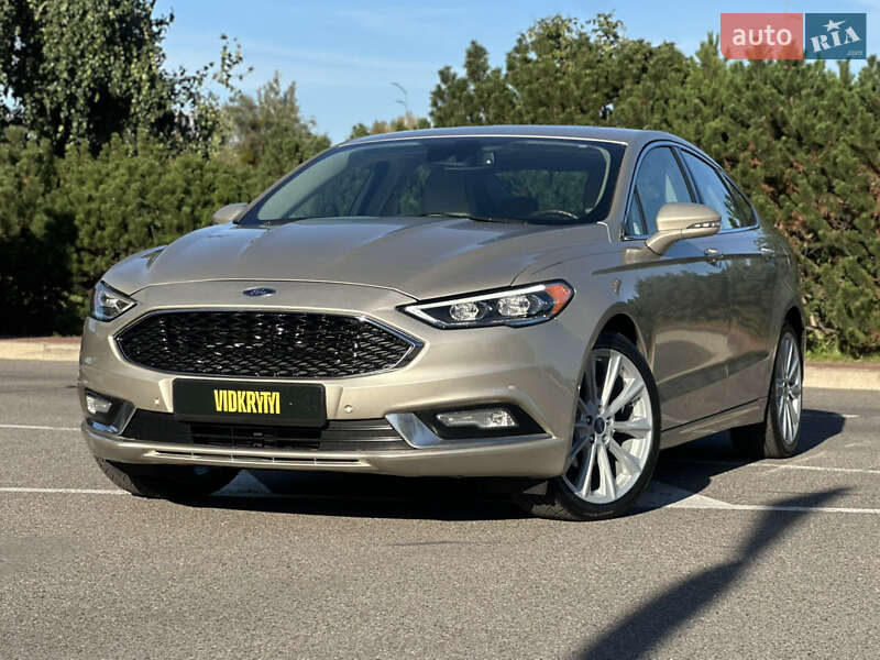 Седан Ford Fusion 2016 в 