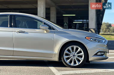 Седан Ford Fusion 2016 в 