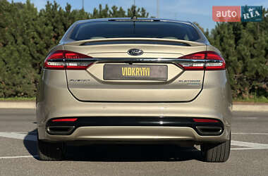 Седан Ford Fusion 2016 в 