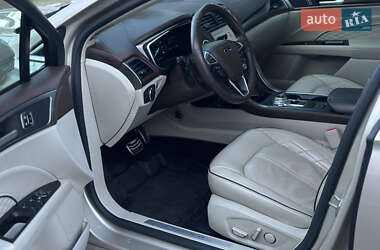 Седан Ford Fusion 2016 в 