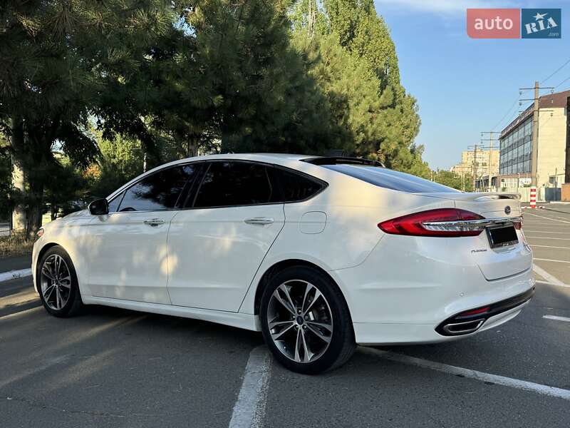 Седан Ford Fusion 2016 в Одесі