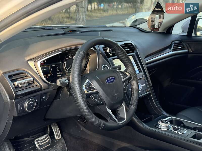 Седан Ford Fusion 2016 в Одесі