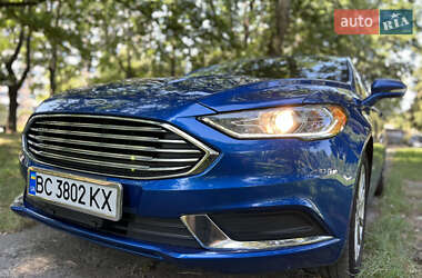 Седан Ford Fusion 2017 в 
