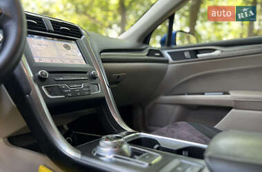 Седан Ford Fusion 2017 в 