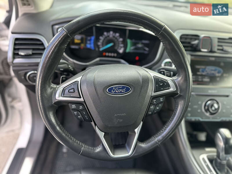 Седан Ford Fusion 2013 в Києві