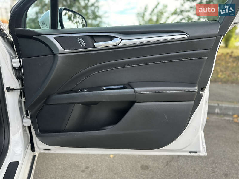 Седан Ford Fusion 2013 в Києві