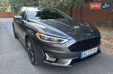 Седан Ford Fusion 2019 в 